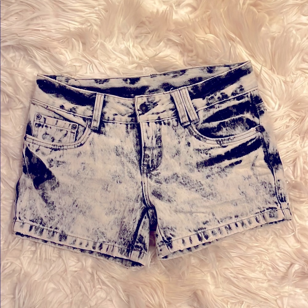 Acid wash Black and White Women's jean Shorts